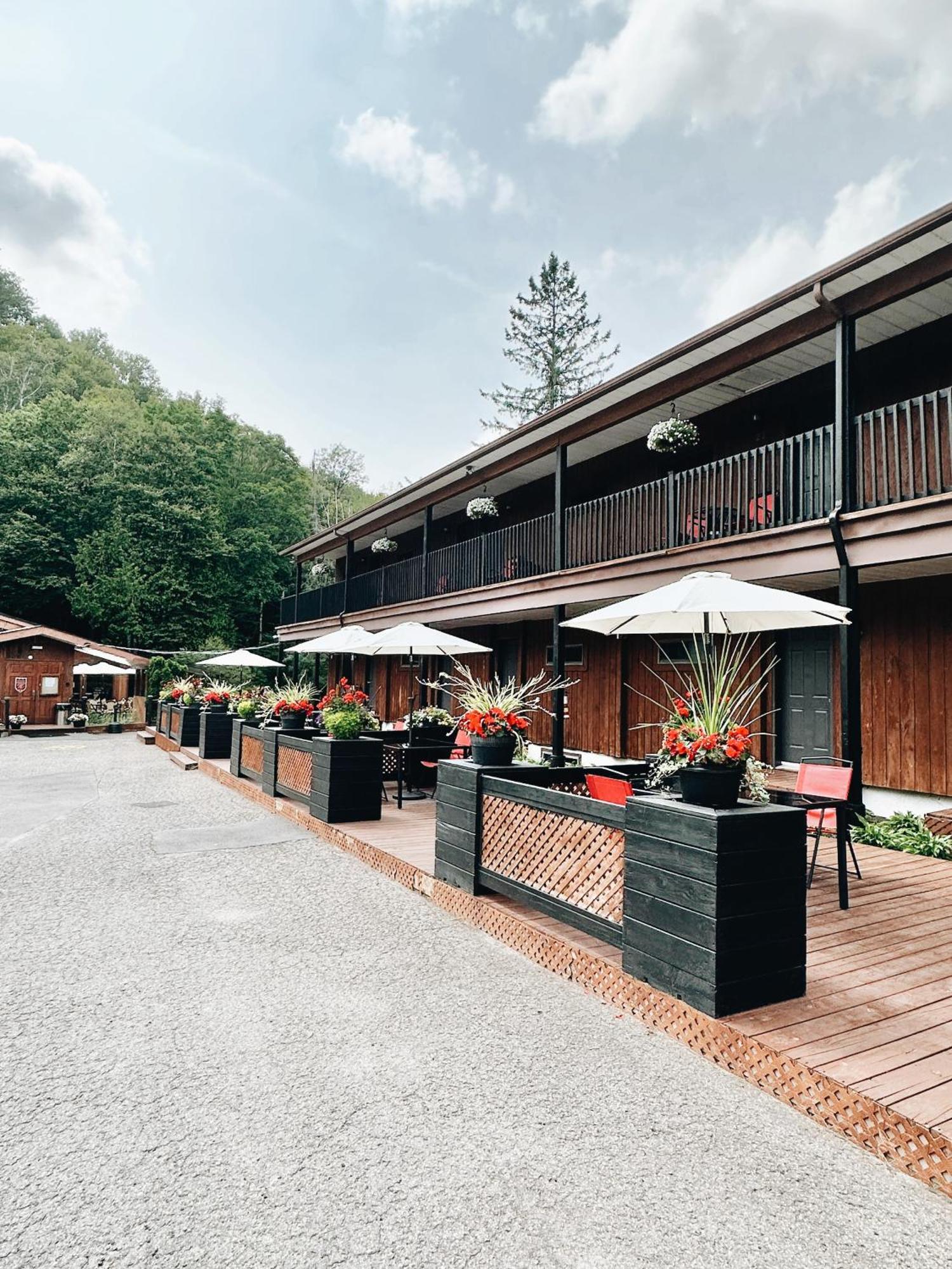 Hotel Du Lac Lenore Sainte-Adèle Exterior foto